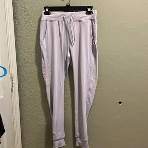 Alphalete women’s joggers light purple. New with no stains. Size small.